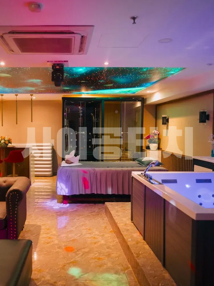 마사지 베드가 있는 스파 내부